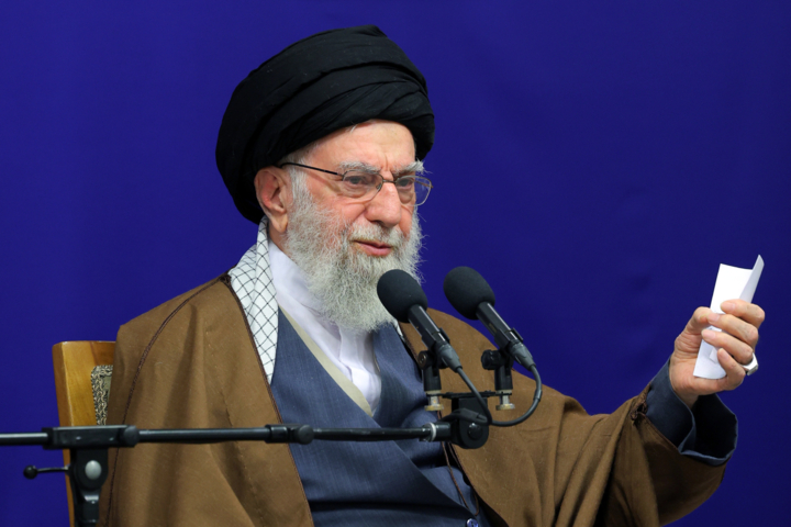 رهبر معظم انقلاب: نوآوری علمی و اندیشه سیاسی دو ویژگی برجسته علامه نائینی بود