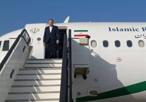 عراقچی وارد کامپالا شد