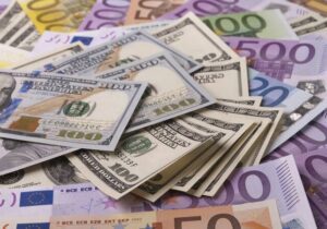 قیمت دلار حواله‌ای به ۷۰ هزار و ۲۸۳ تومان رسید+ جدول نرخ ارزها