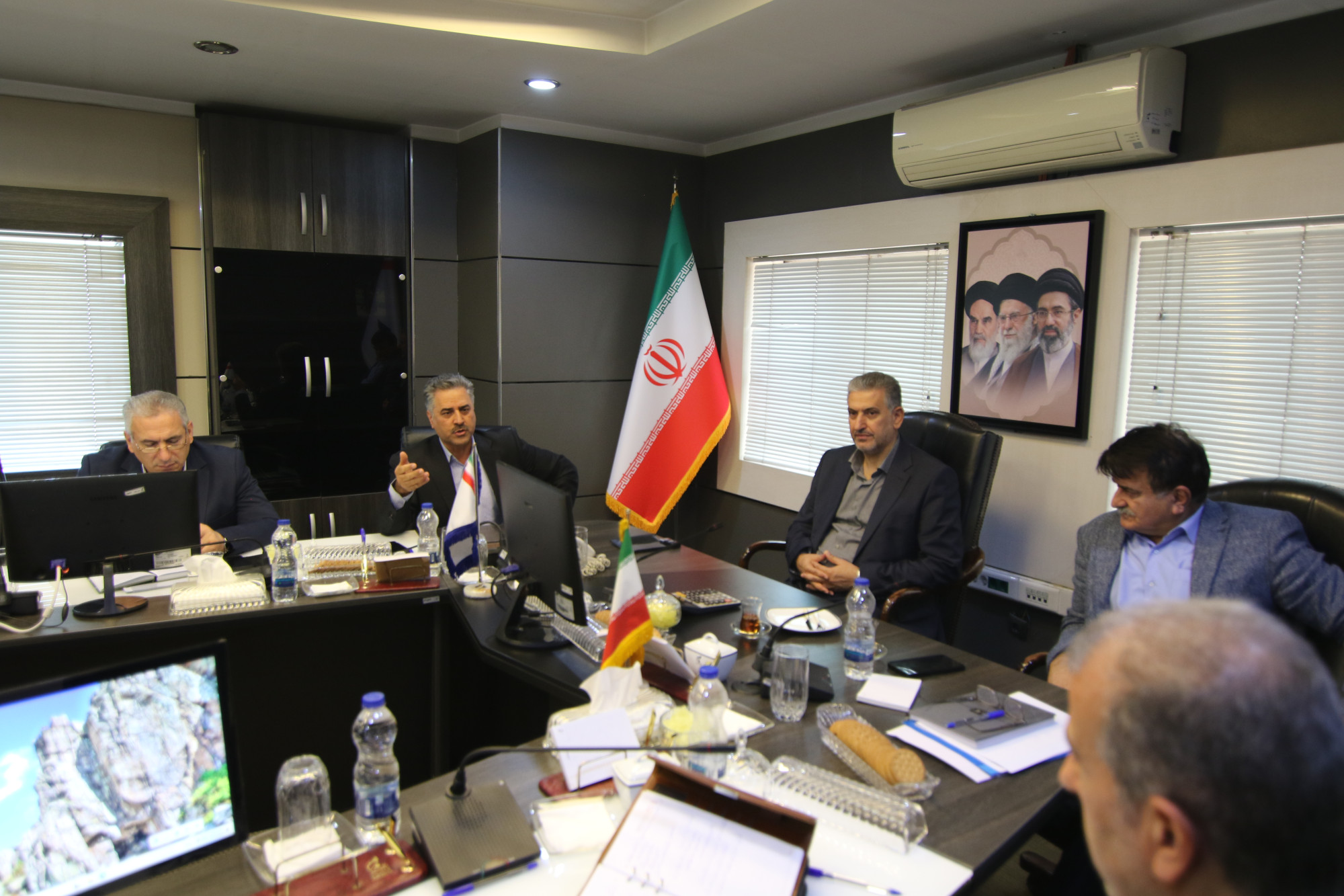 تأکید سرپرست مدیریت عامل بانک سرمایه بر استفاده حداکثری از ابزارهای تعهدی