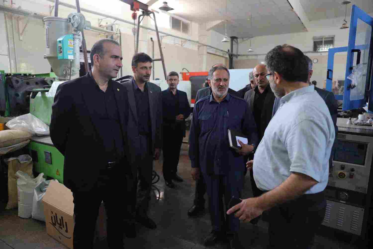 پیگیری میدانی مدیرعامل سازمان به همراه بازرس كل استان جهت رفع موانع واحدهای تولیدی
