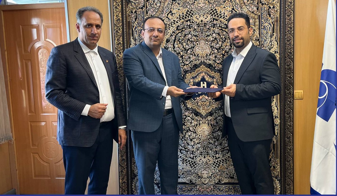 علی منصوری سرپرست شعبه بیمه سرمد در کاشان شد