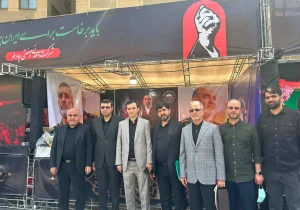 همراهی فرید دهقانی با وزیر صمت در بازدید از موکب چادرملو در آستانه مراسم تشییع رهبر شهید انقلاب