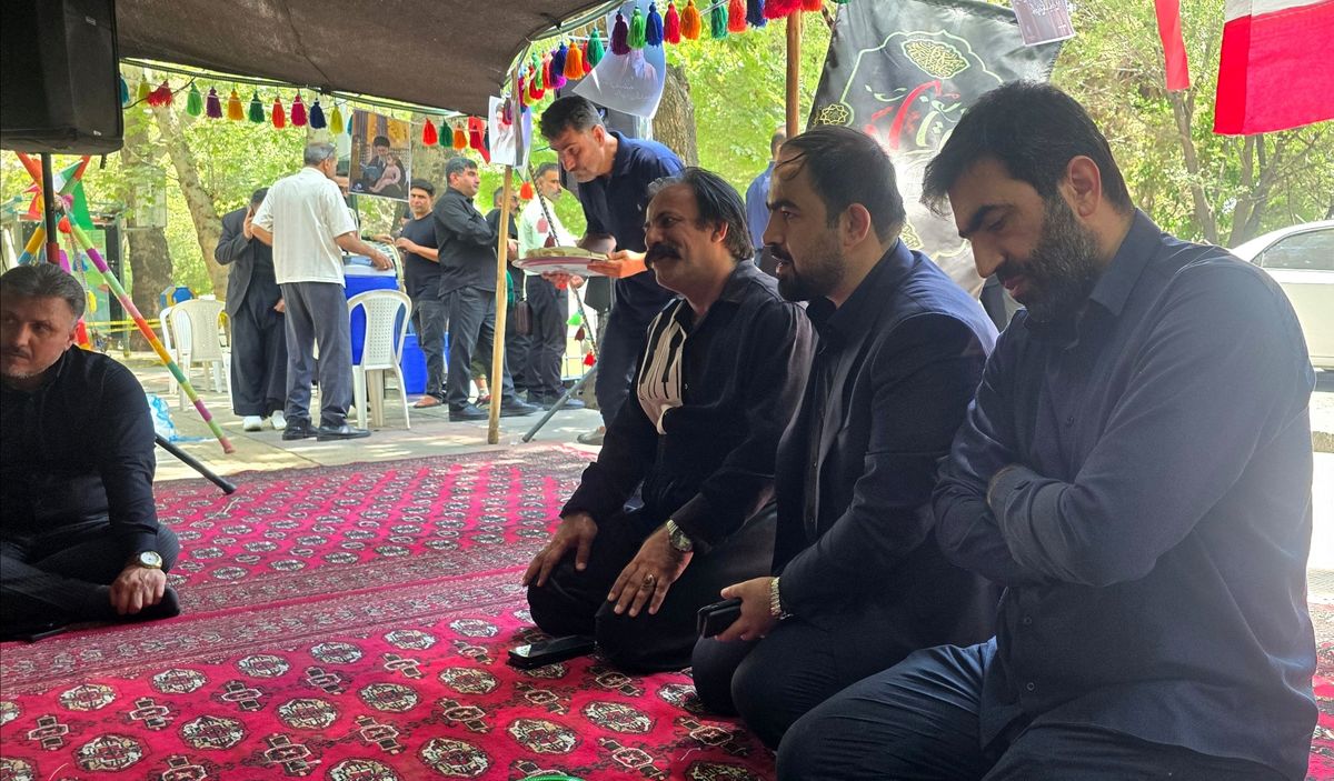 حضور مدیرعامل گروه سرمایه‌ گذاری صندوق بازنشستگی کشوری، به همراه مدیرعامل و رئیس هیئت‌ مدیره شرکت فولاد اکسین خوزستان در موکب شهدای زاگرس