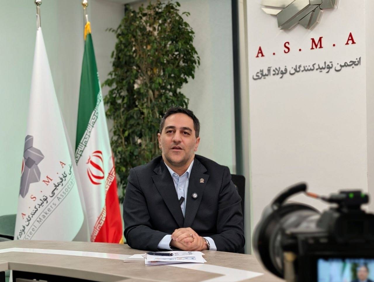 رئیس انجمن فولاد آلیاژی: مجلس با ارائه طرحی، دریافت پول‌های کلان توسط اتاق بازرگانی از شرکت‌ها را متوقف کند