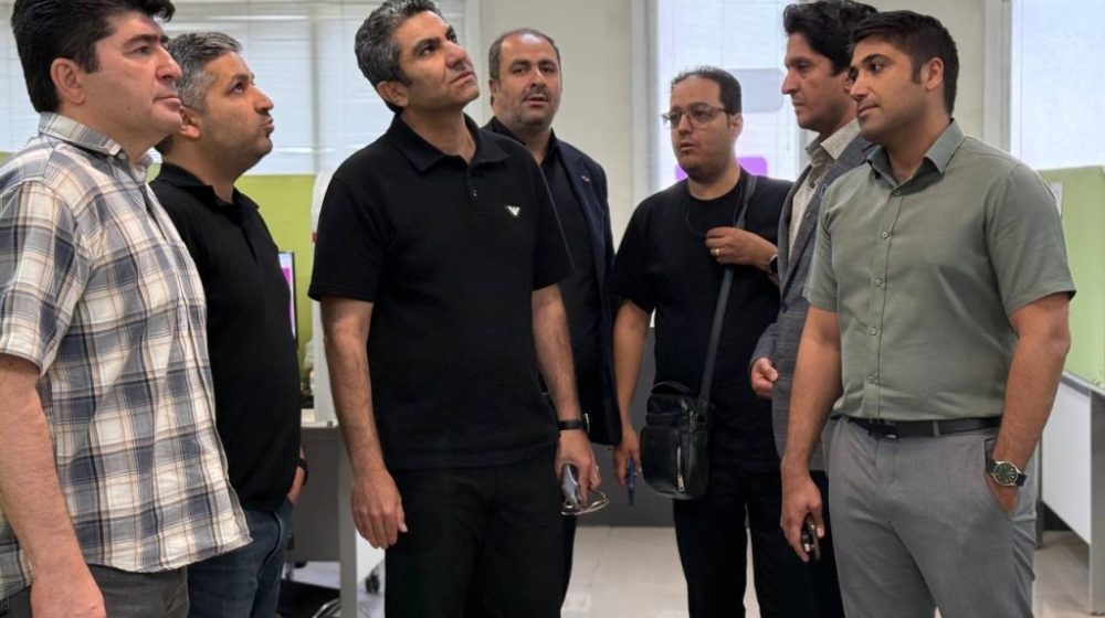 رایتل؛ همراه ارتباطات زائران در مراسم وداع با رهبر شهید