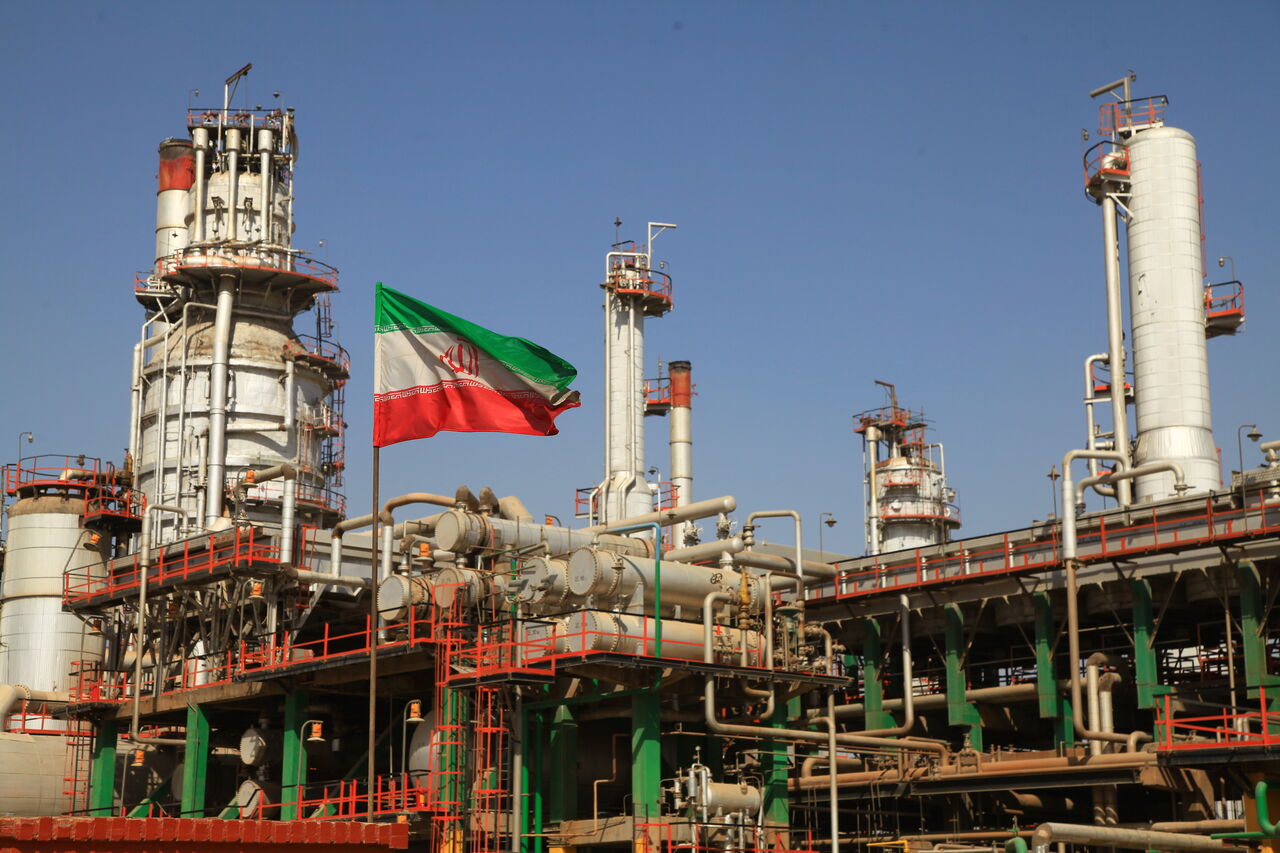 پالایش نفت تهران در مسیر «تولید سبز»؛ از حذف ۵۷۵ هزار تن CO₂ تا توسعه مسئولیت اجتماعی