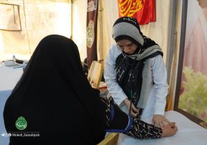 خدمات درمانی و خیاطی موکب زینبیه در خدمت زائران اربعین حسینی