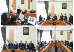 تجلیل مدیرعامل بانک مسکن از خانواده شهید علی حیدرزاده/ دکتر خورسندیان: توسعه فرهنگی با بهره گیری از الگوهای ایثار و فداکاری امکان پذیرمی شود