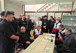 بازدید سفیر جمهوری اسلامی ایران در بغداد از غرفه بیمه ایران در کنسولگری ایران در کربلا در روز اربعین