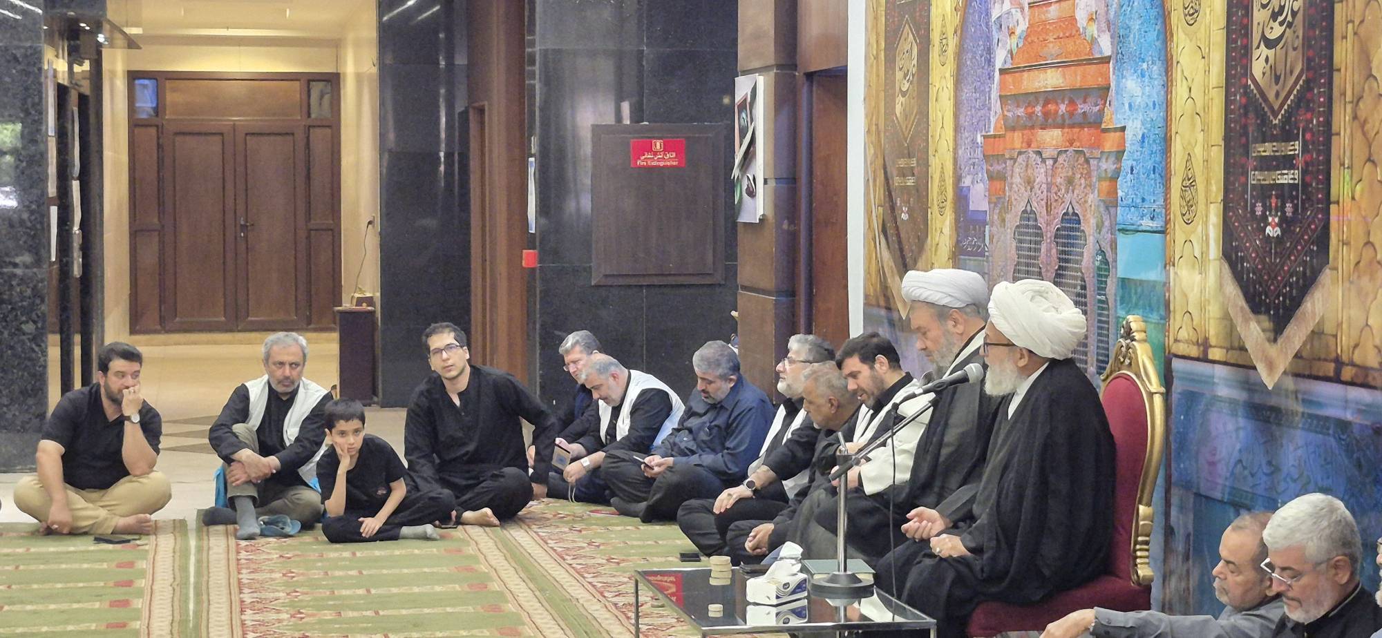 برگزاری مراسم قرائت زیارت اربعین و اقامه نماز جماعت توسط خادمان بیمه ایران