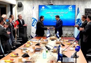 امضای تفاهم‌نامه همکاری بیمه آسیا و شرکت مخابرات ایران