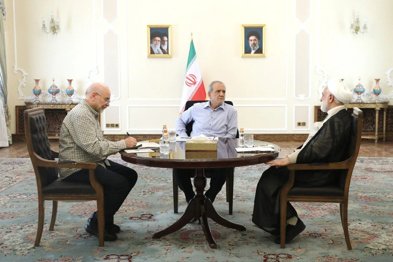 تاکید سران قوا بر هماهنگی و هم‌افزایی در جلسه مشترک به میزبانی پزشکیان