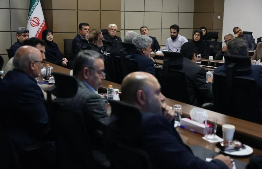 عارف: دشمن از توطئه دست برنمی‌دارد