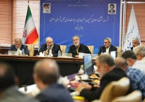 وزیر نیرو: مصرف برق کشور برای نخستین‌بار در دو سال اخیر کاهش یافت