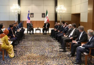 پزشکیان در دیدار نخست‌وزیر مالزی: به دنبال جنگ نیستیم/ امنیت خاورمیانه به دست کشورهای منطقه محقق می‌شود